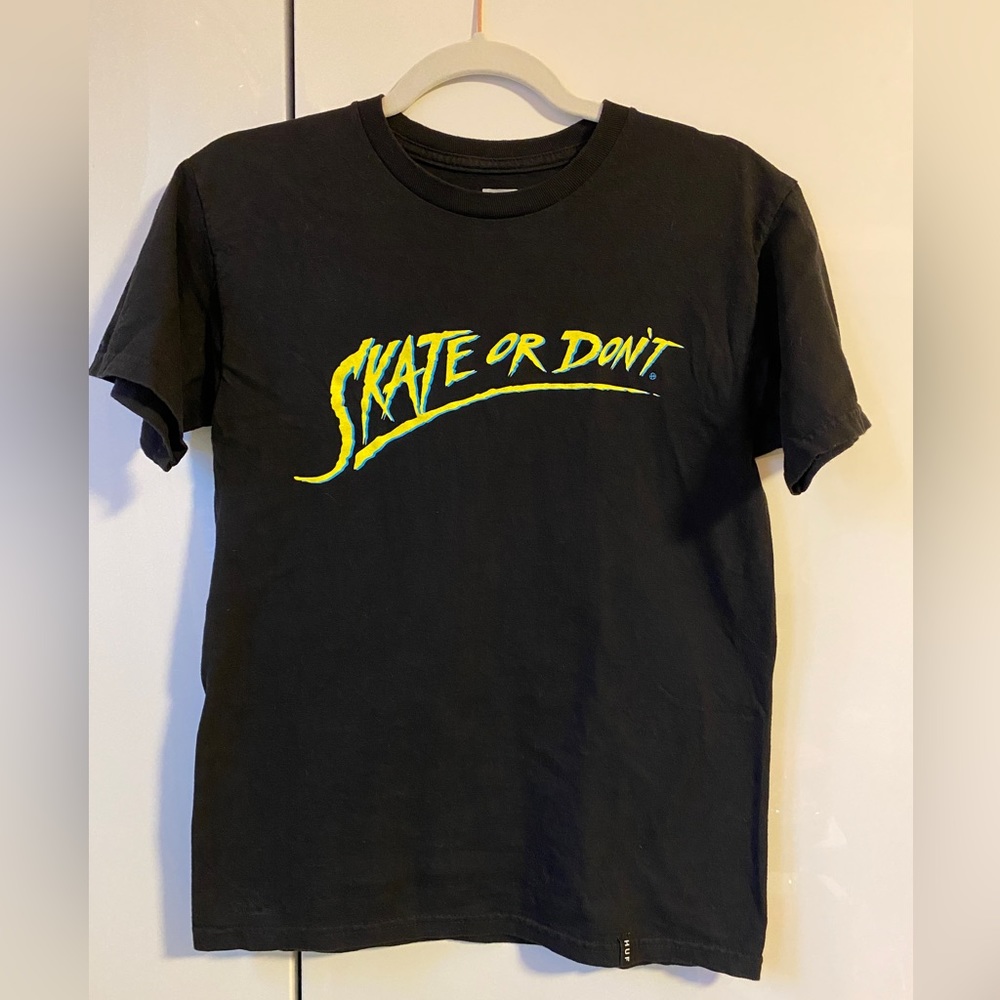 HUF Skate or Don’t T-Shirt 🛹🌙 Size Small • Short Sleeves